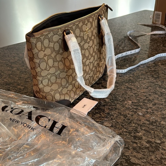 Coach canvas signature logo satchel NWT - Picture 12 of 13
